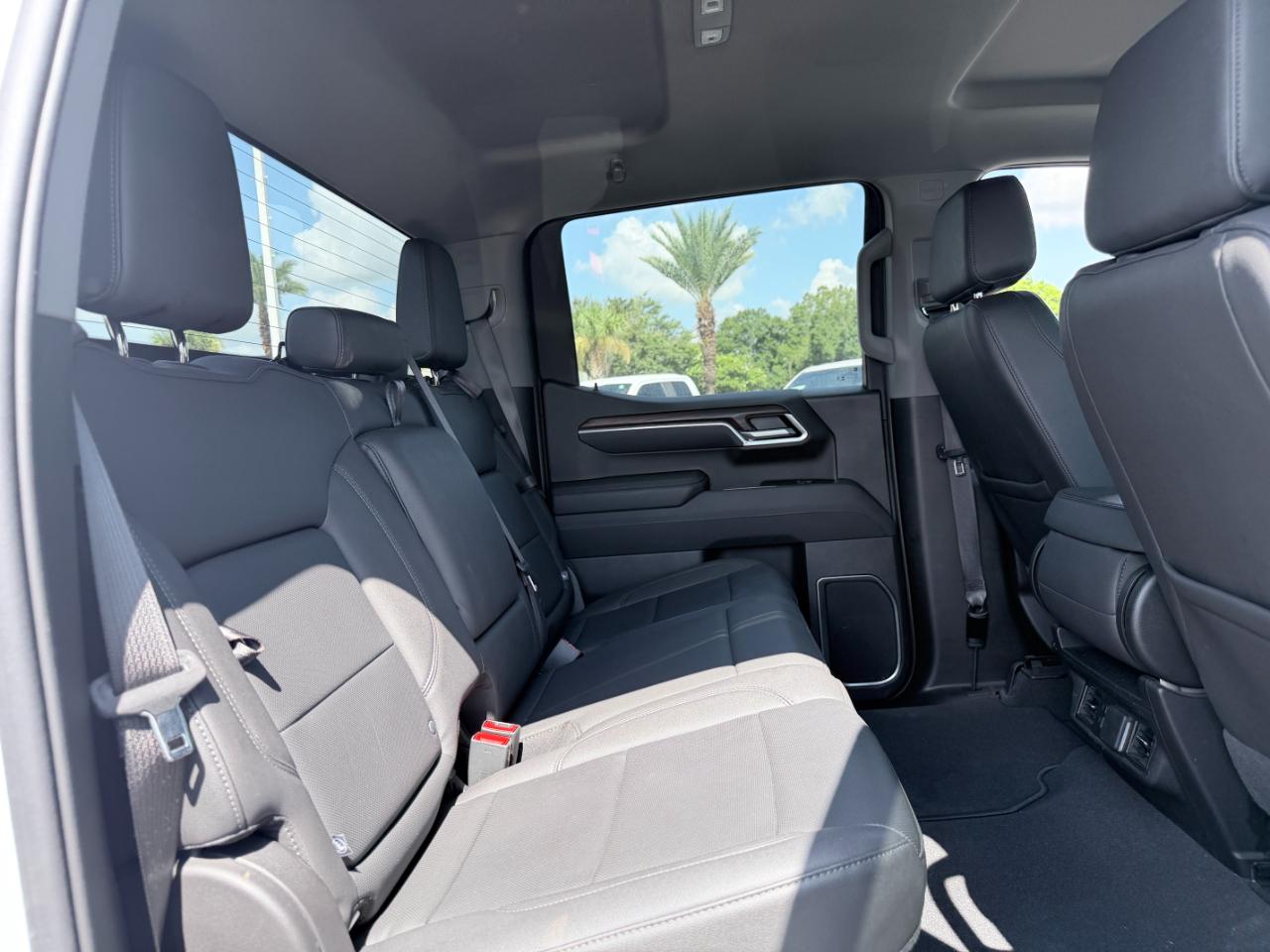 GMC Sierra 1500 4WD Crew Cab 147" SLT 2026