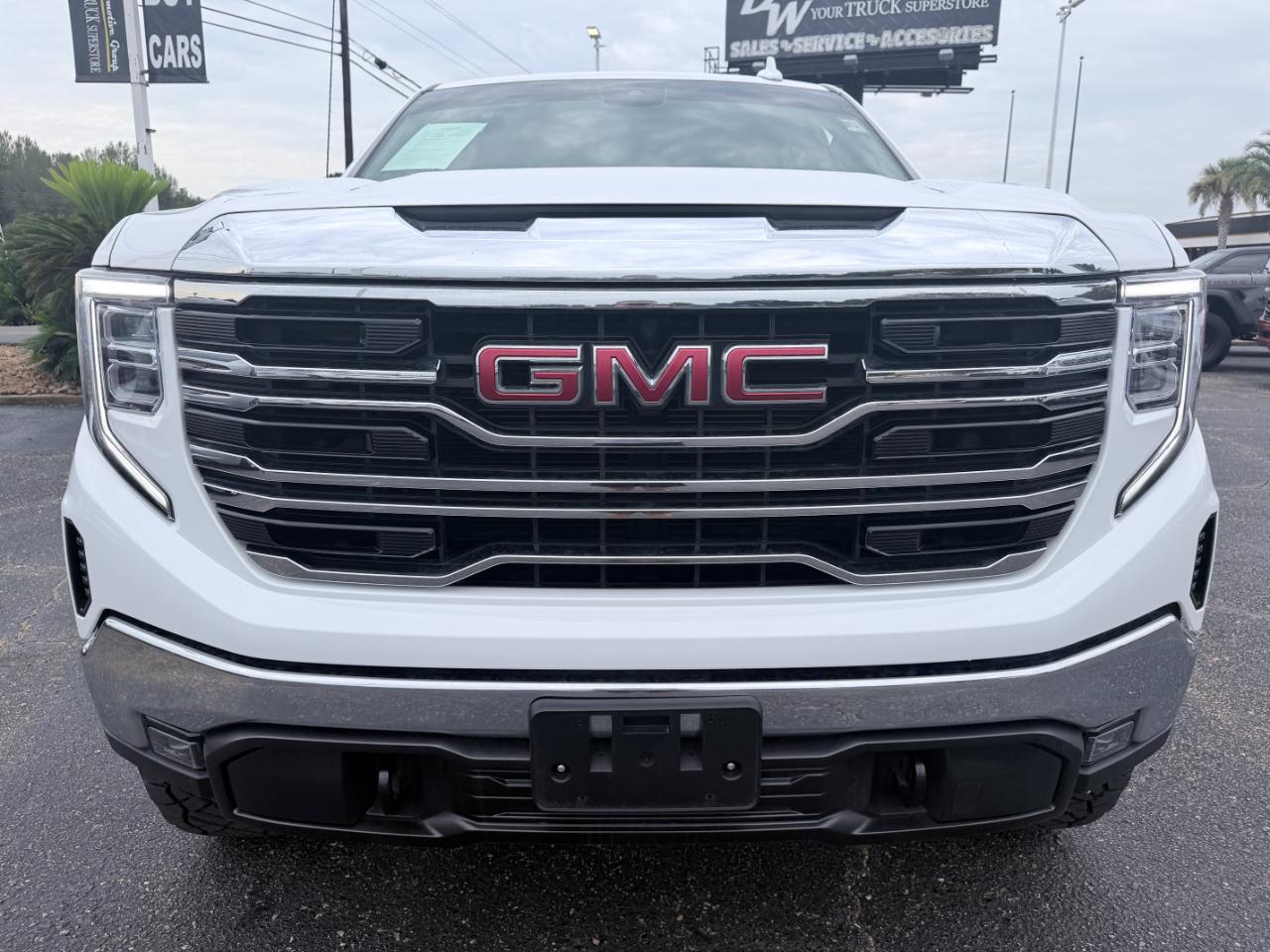 GMC Sierra 1500 4WD Crew Cab 147" SLT 2026