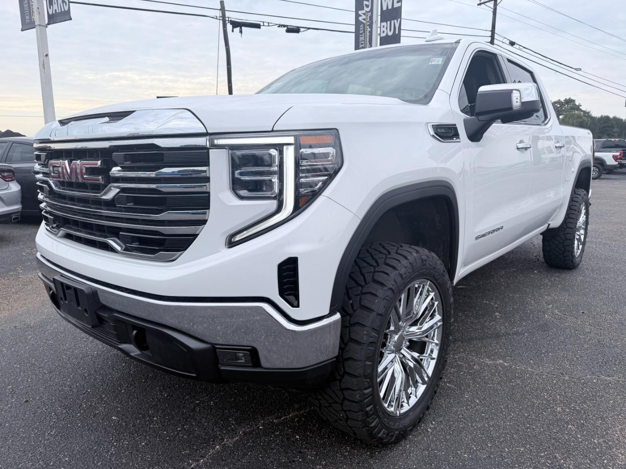 GMC Sierra 1500 4WD Crew Cab 147" SLT 2026