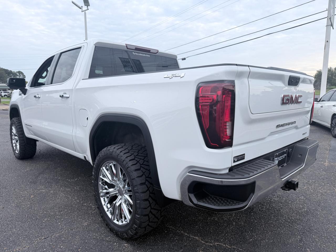 GMC Sierra 1500 4WD Crew Cab 147" SLT 2026