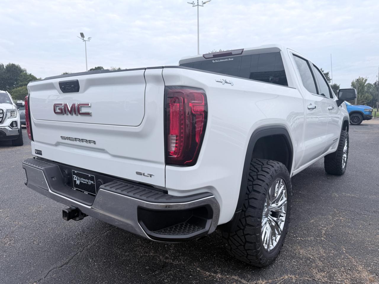 GMC Sierra 1500 4WD Crew Cab 147" SLT 2026