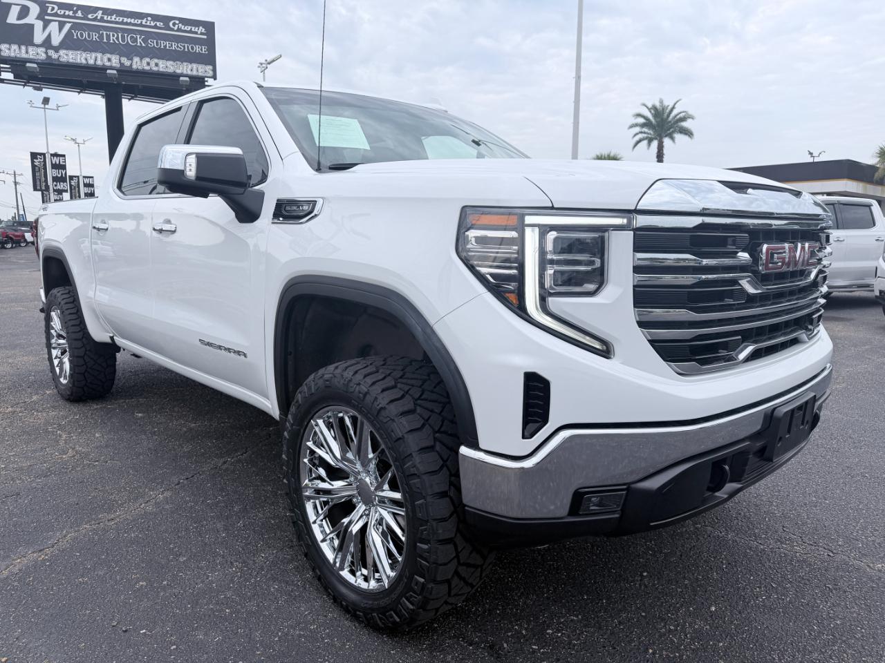 GMC Sierra 1500 4WD Crew Cab 147" SLT 2026