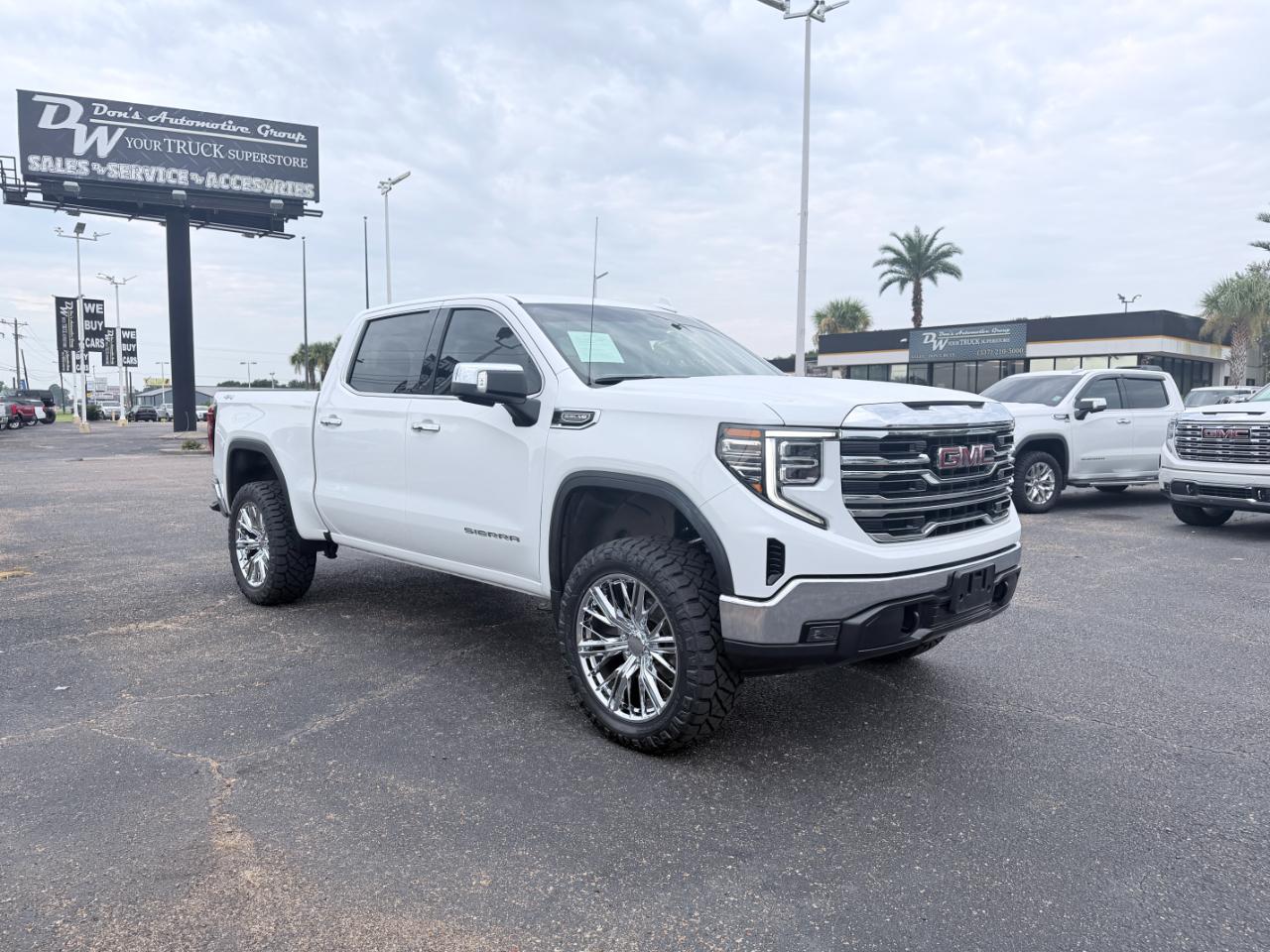 GMC Sierra 1500 4WD Crew Cab 147" SLT 2026