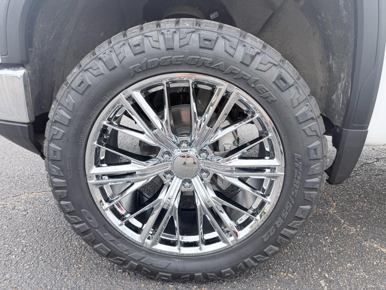 GMC Sierra 1500 4WD Crew Cab 147" SLT 2026