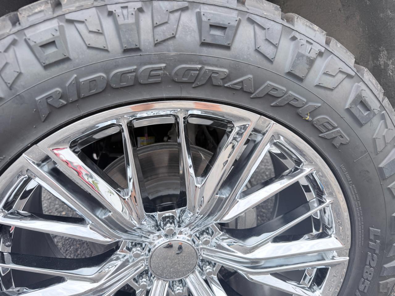 GMC Sierra 1500 4WD Crew Cab 147" SLT 2026