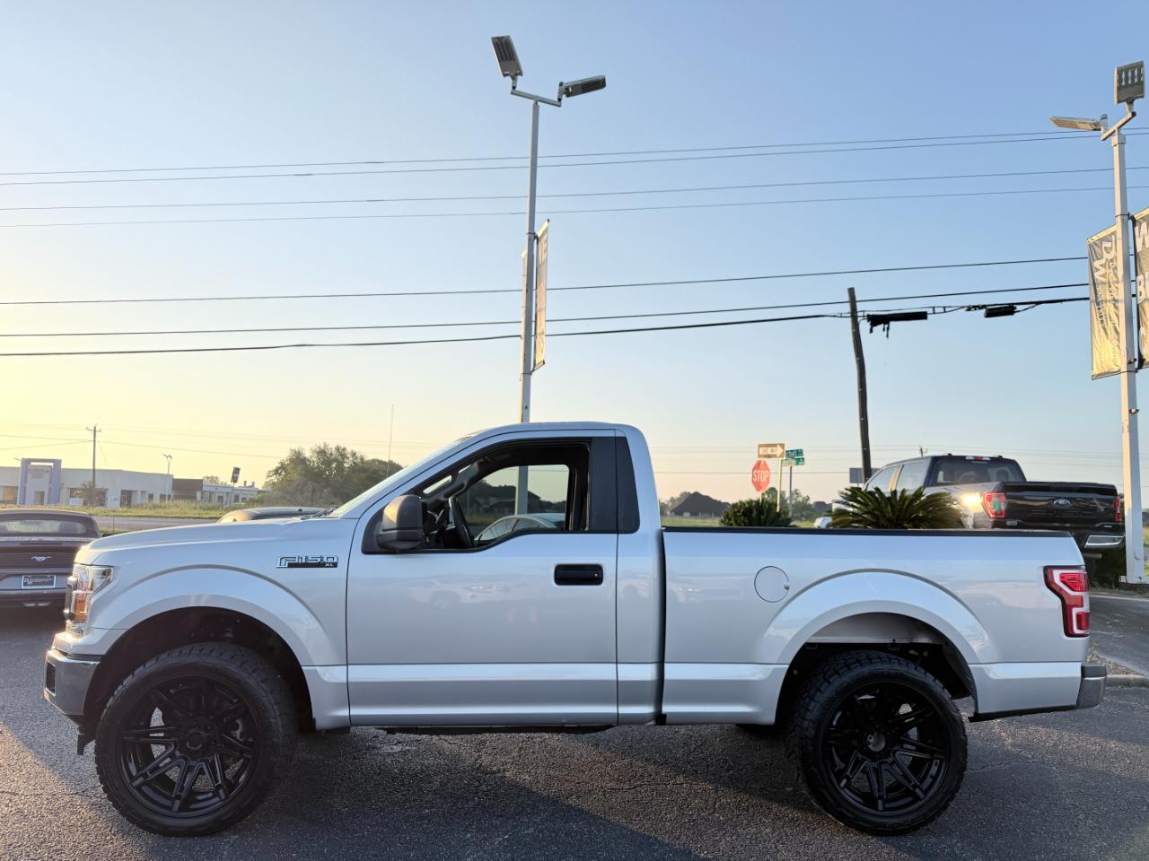 Ford F-150 XL 2WD Reg Cab 8' Box 2018