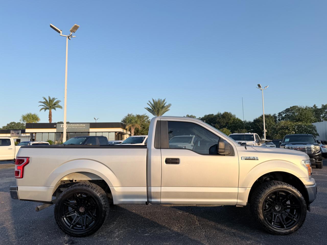 Ford F-150 XL 2WD Reg Cab 8' Box 2018