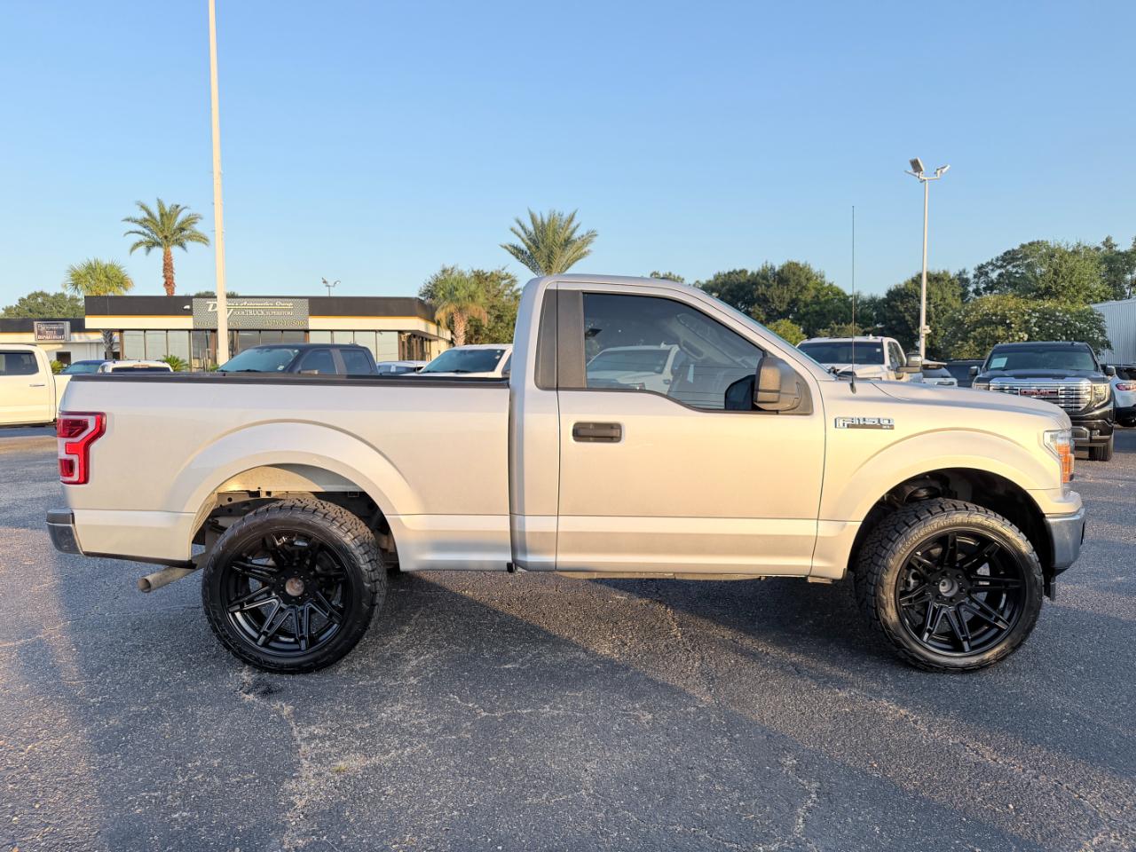 Ford F-150 XL 2WD Reg Cab 8' Box 2018