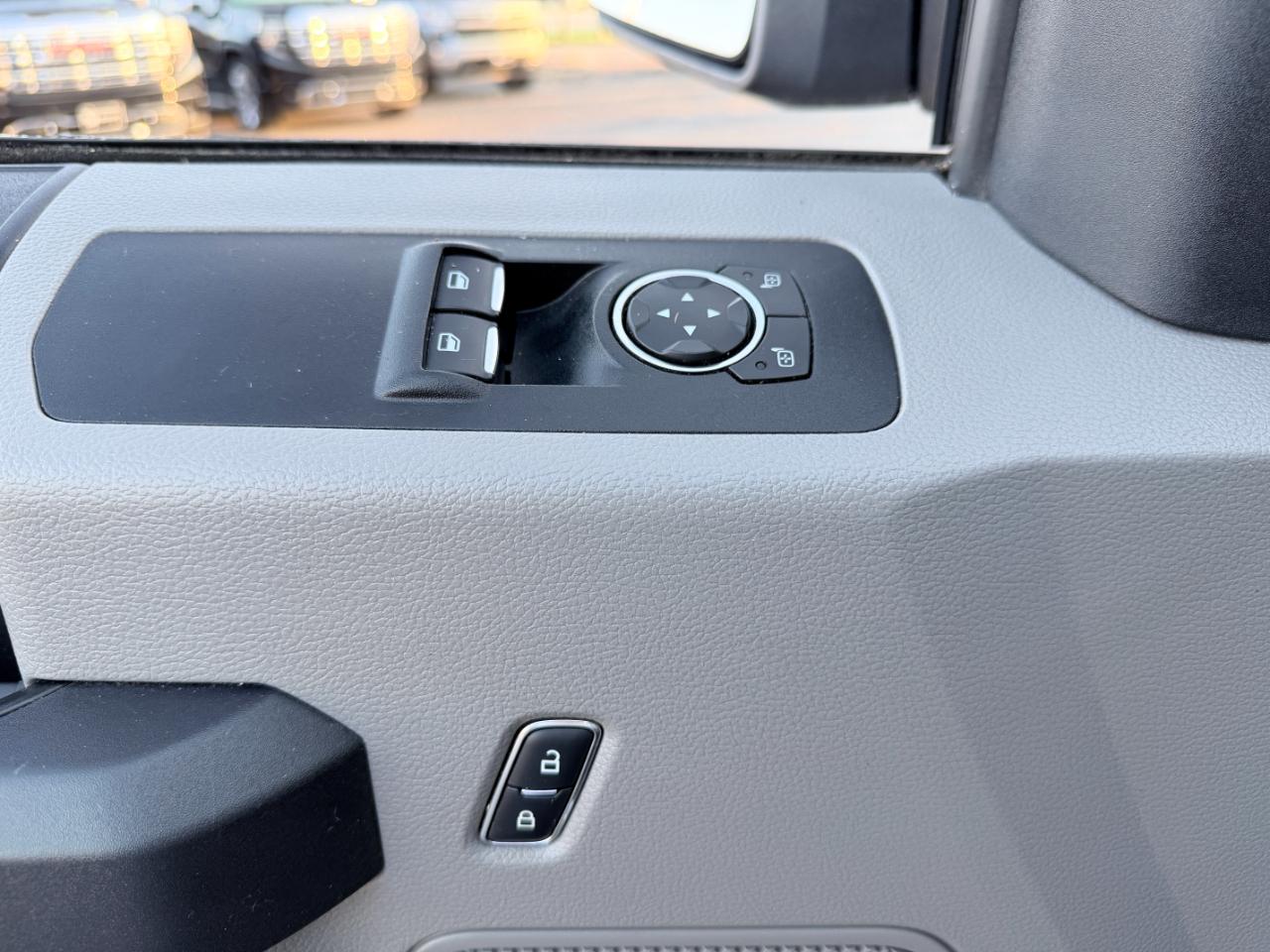Ford F-150 XL 2WD Reg Cab 8' Box 2018
