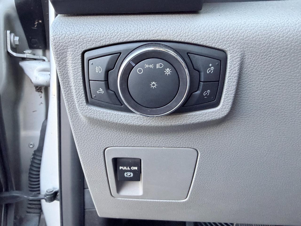 Ford F-150 XL 2WD Reg Cab 8' Box 2018