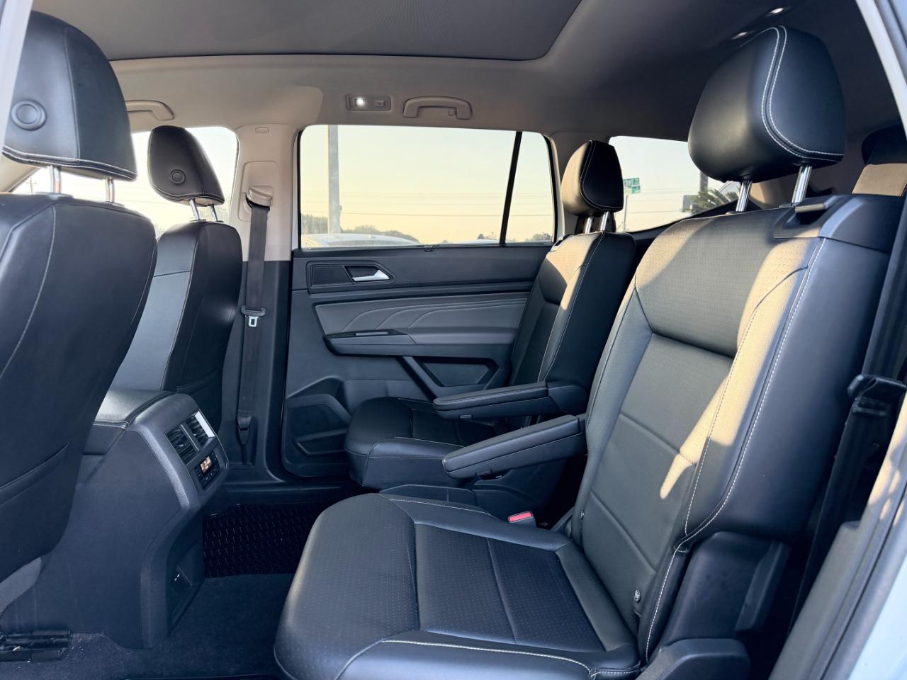 Volkswagen Atlas 3.6L V6 SE w/Technology 4MOTION 2022