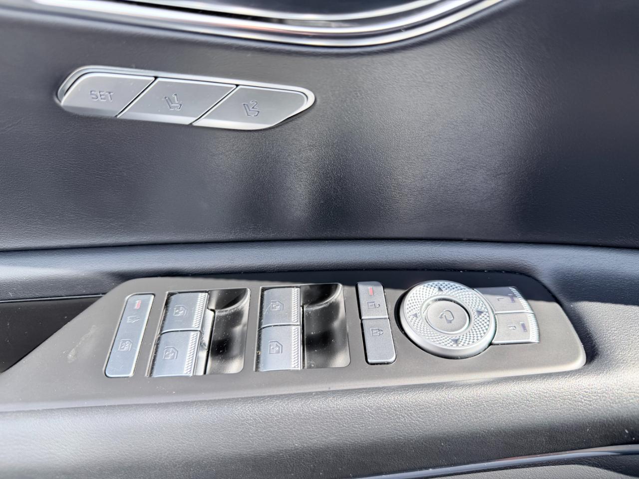 Genesis GV80 2.5T Standard AWD 2025