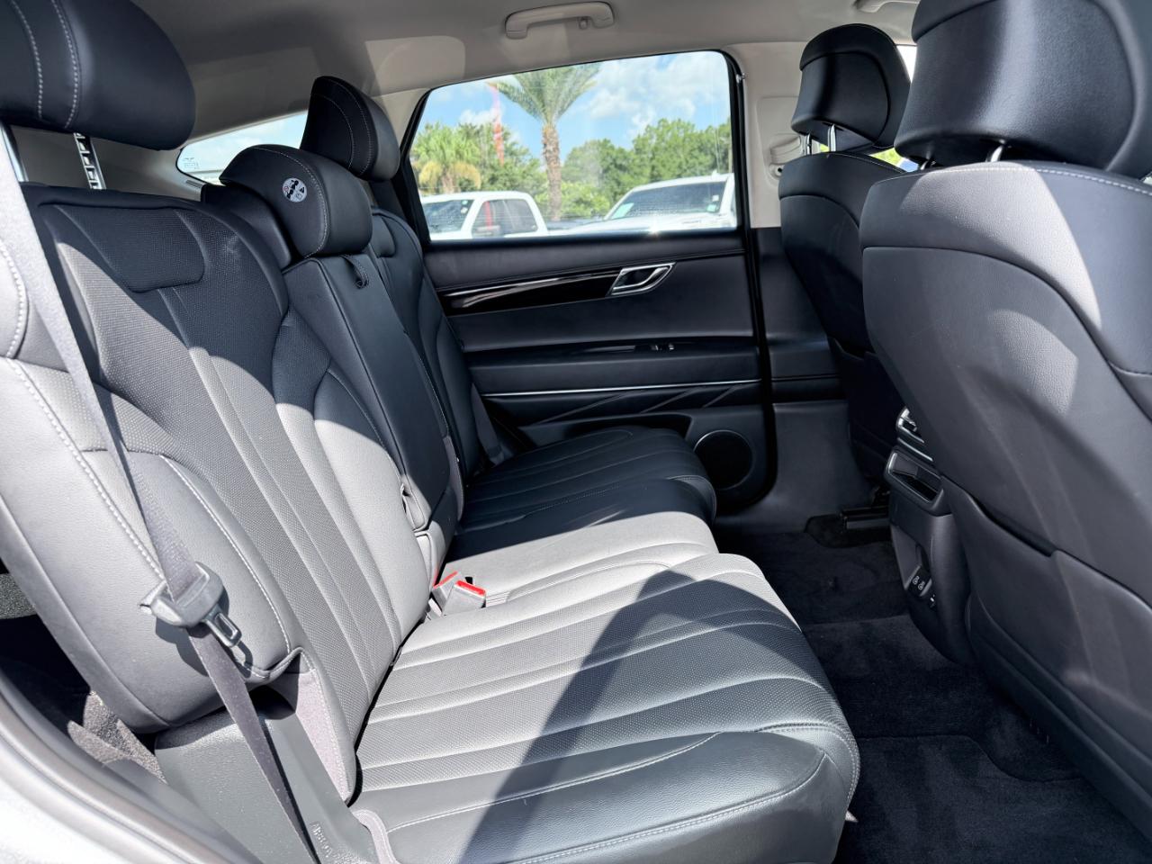 Genesis GV80 2.5T Standard AWD 2025