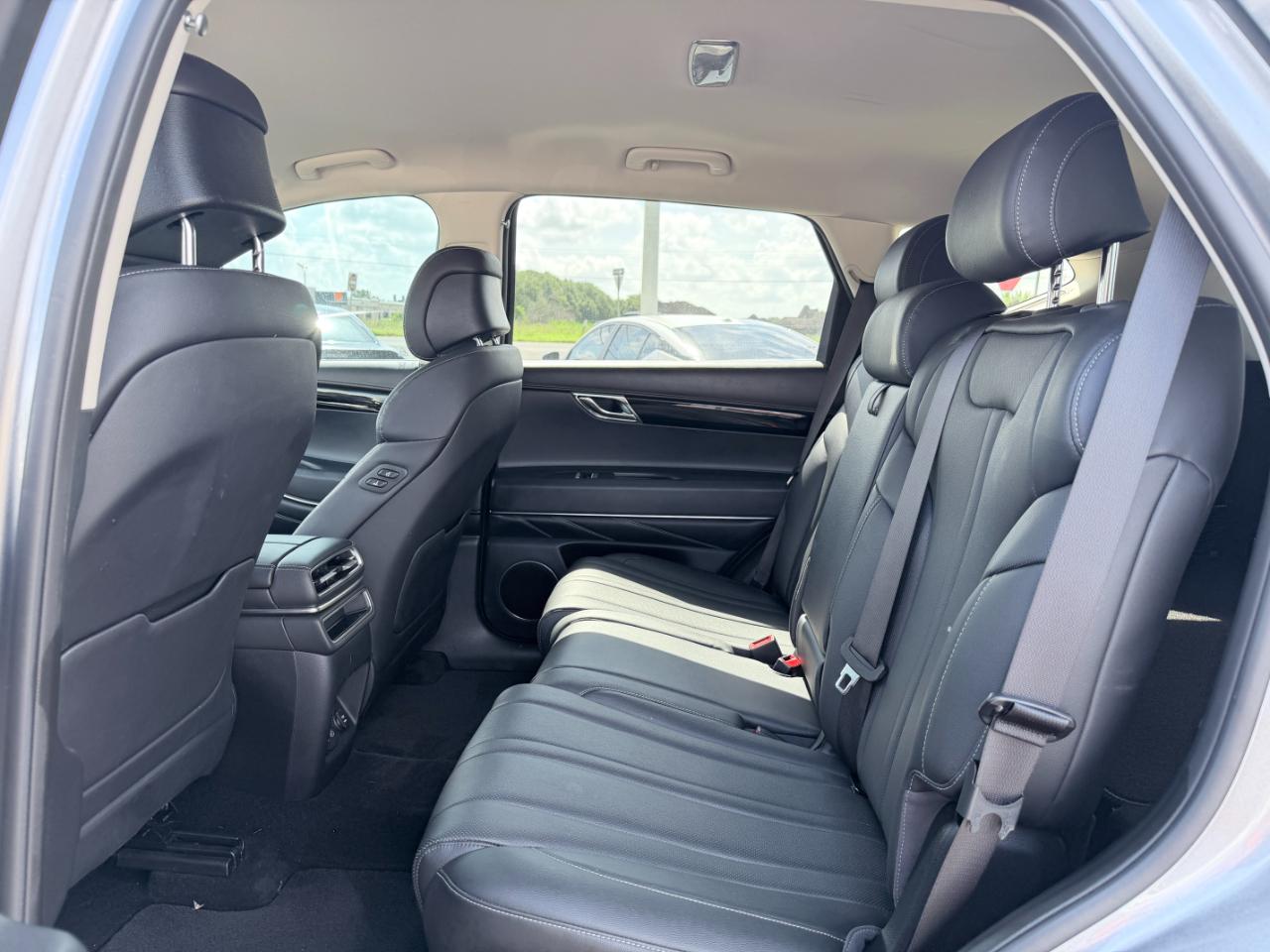 Genesis GV80 2.5T Standard AWD 2025