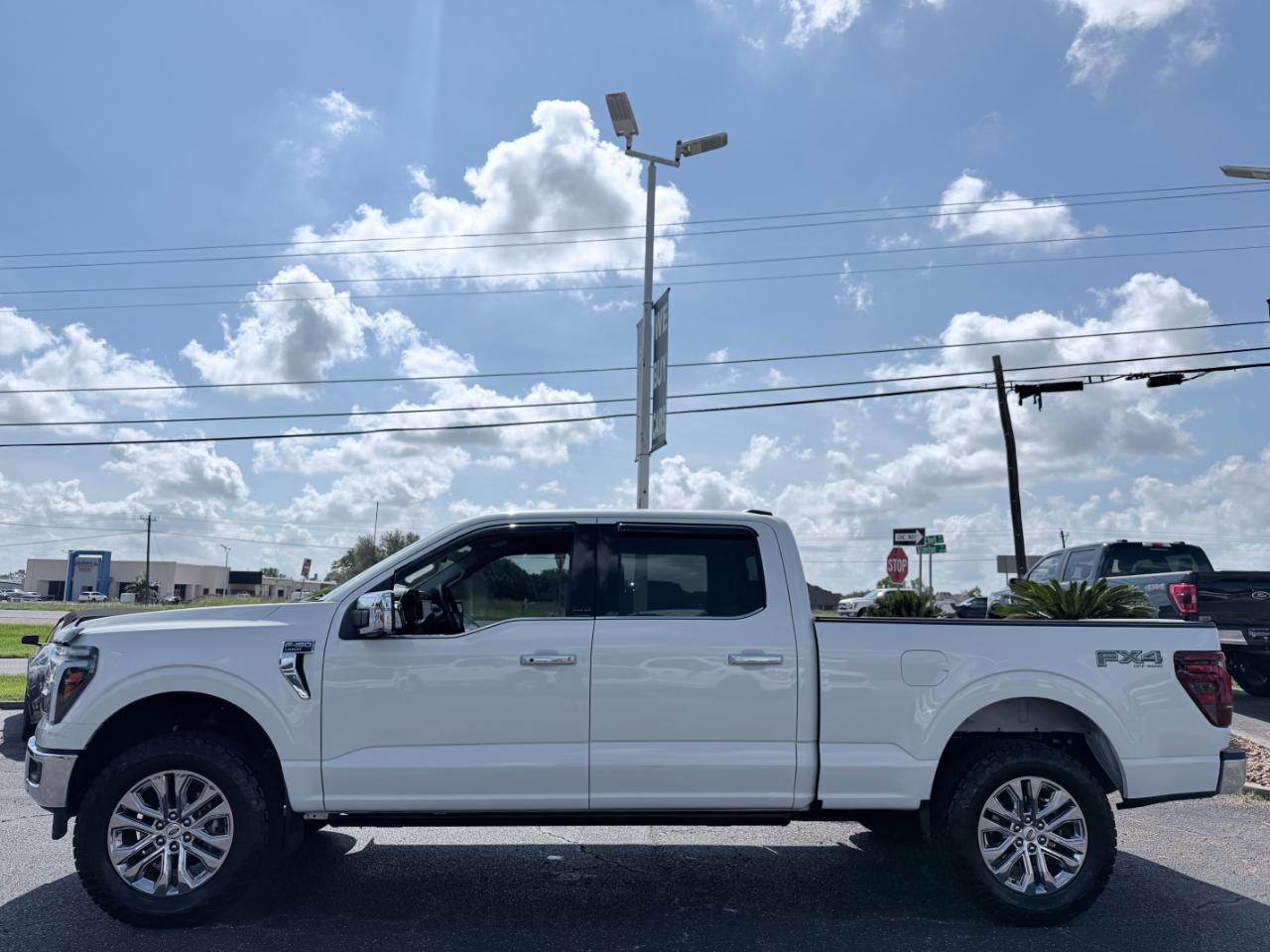 Ford F-150 Lariat 4WD SuperCrew 5.5' Box 2025