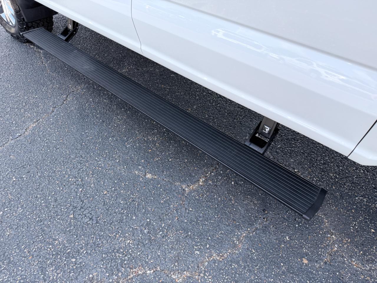 Ford F-150 Lariat 4WD SuperCrew 5.5' Box 2025