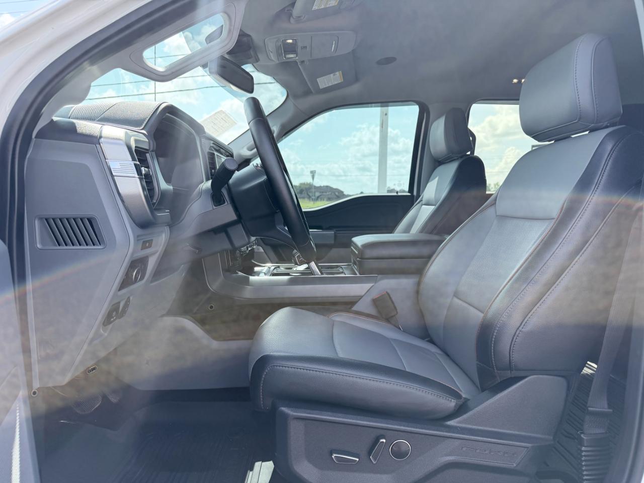 Ford F-150 Lariat 4WD SuperCrew 5.5' Box 2025