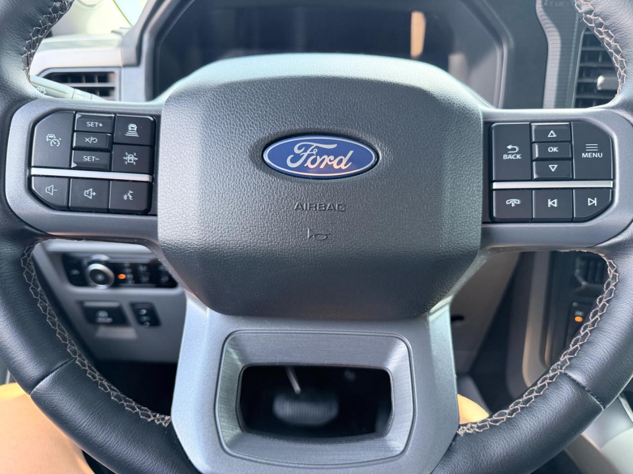 Ford F-150 Lariat 4WD SuperCrew 5.5' Box 2025