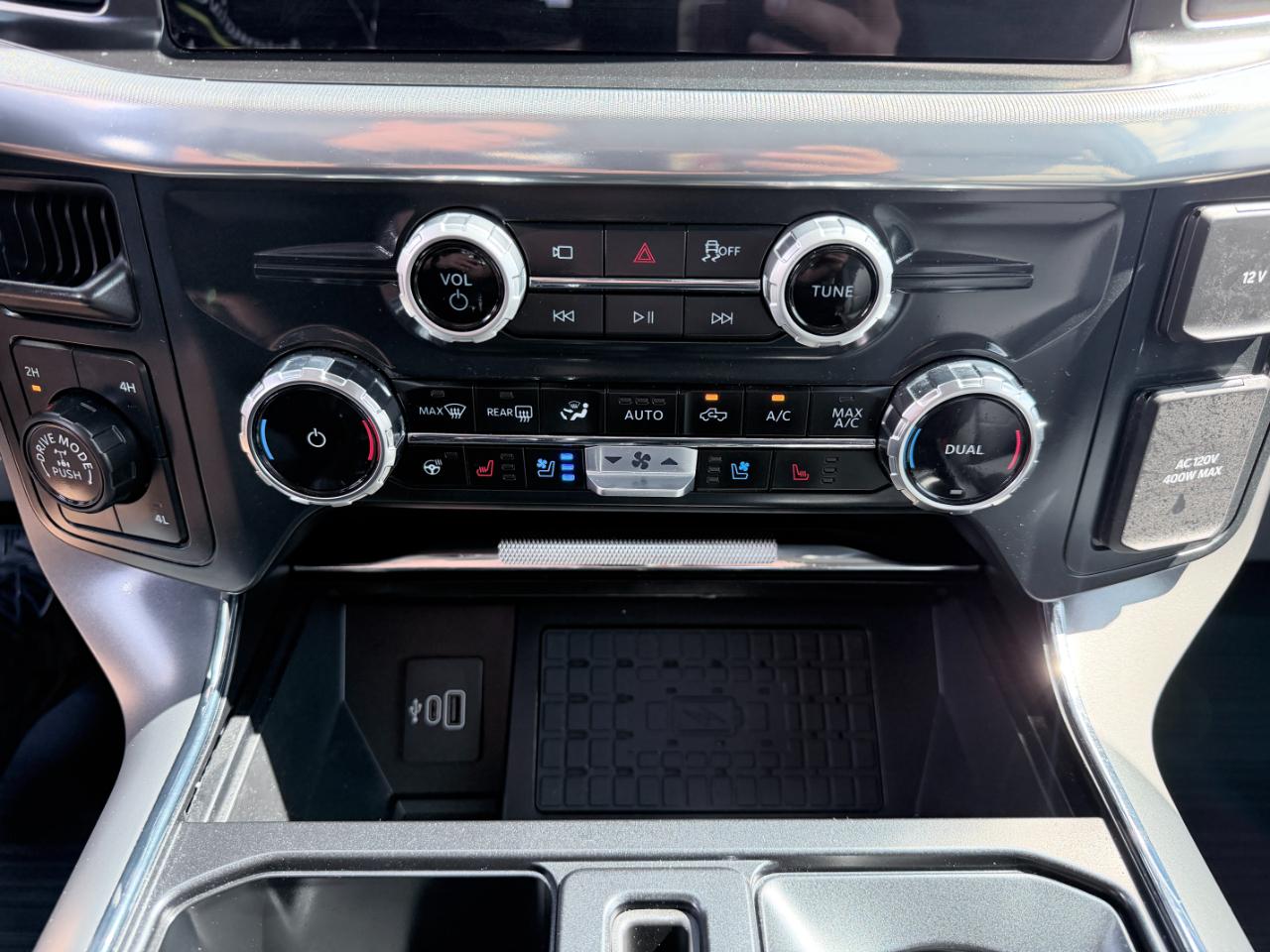 Ford F-150 Lariat 4WD SuperCrew 5.5' Box 2025