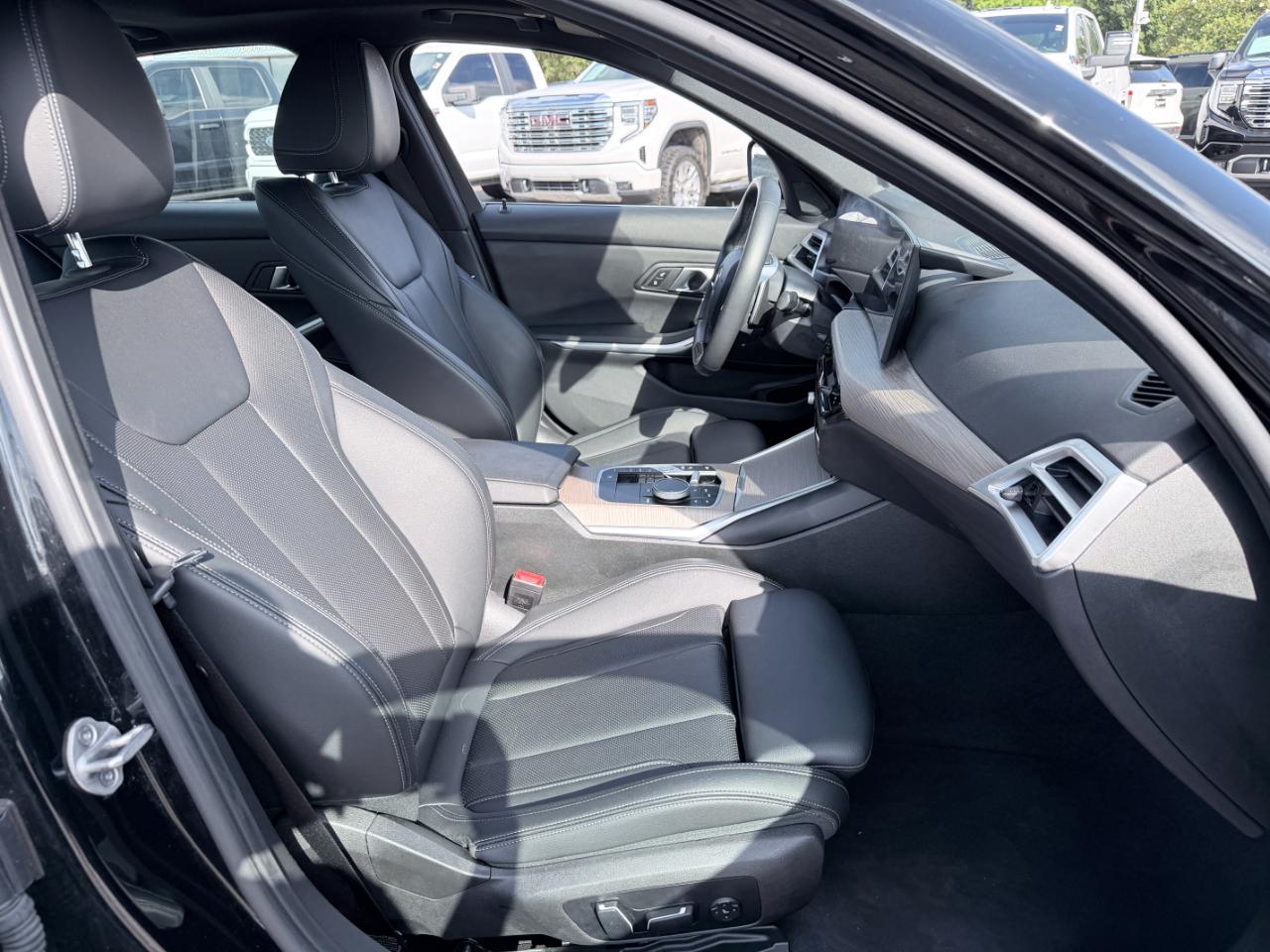 BMW 3 Series 330i xDrive Sedan 2025