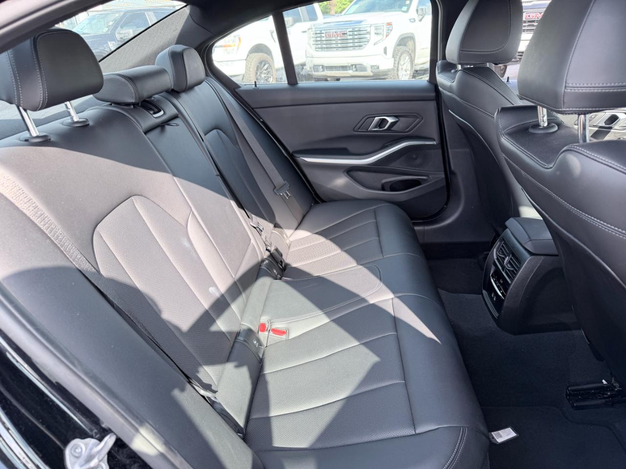 BMW 3 Series 330i xDrive Sedan 2025