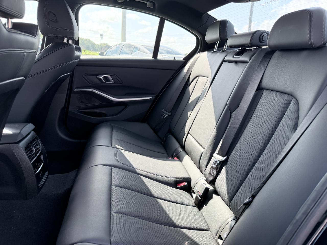 BMW 3 Series 330i xDrive Sedan 2025