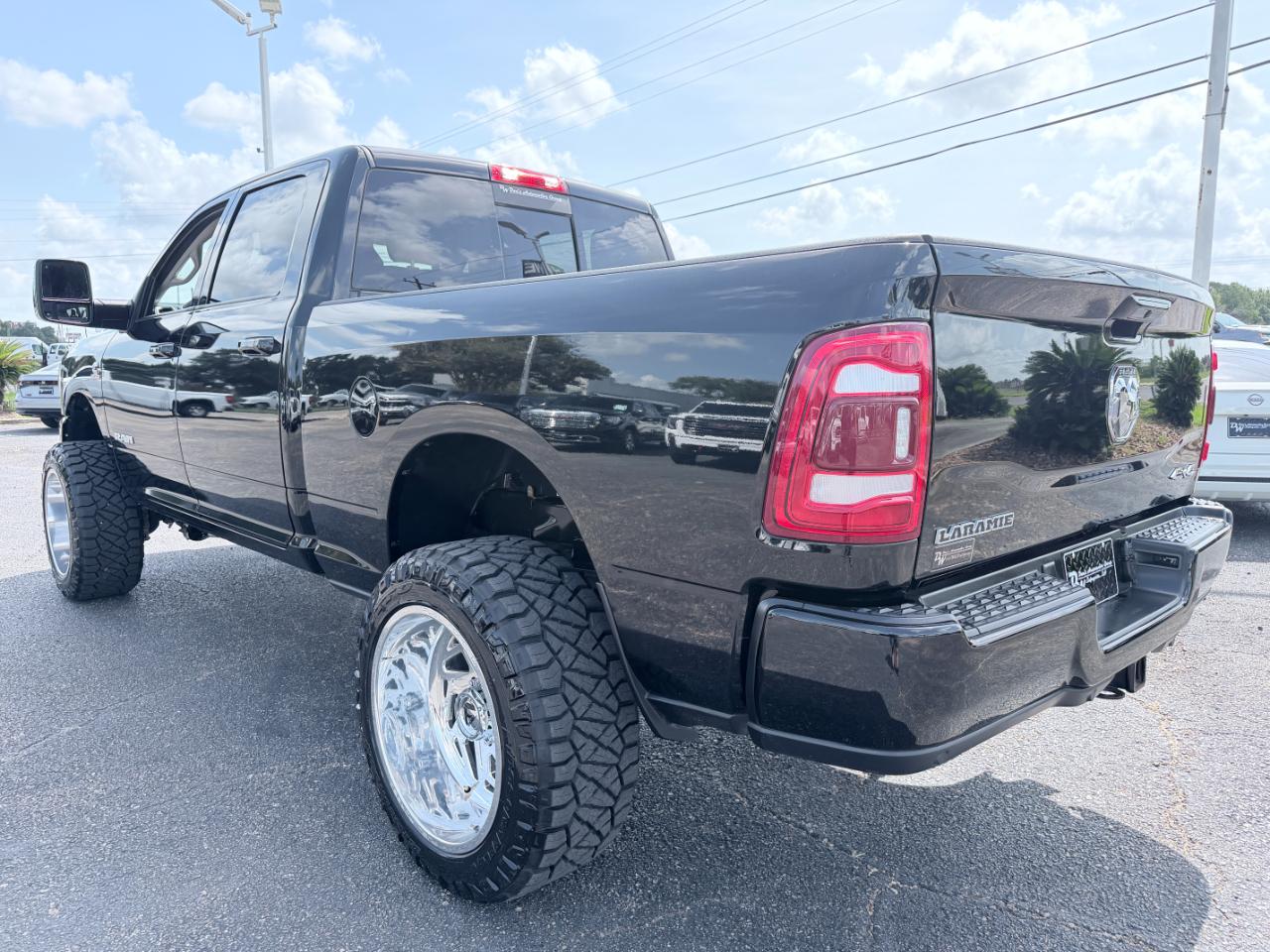 RAM 2500 Laramie 4x4 Crew Cab 6'4" Box 2024