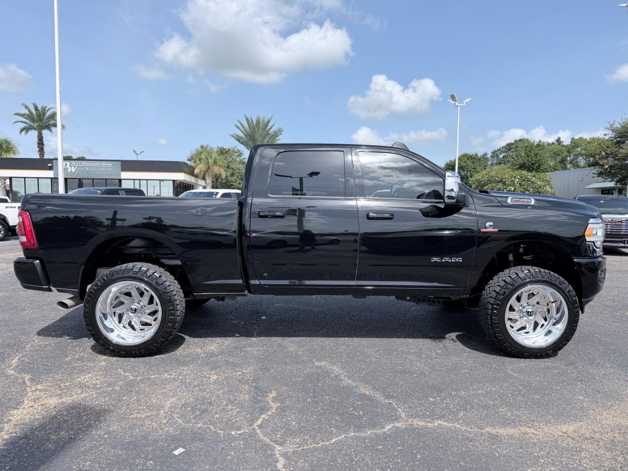 RAM 2500 Laramie 4x4 Crew Cab 6'4" Box 2024