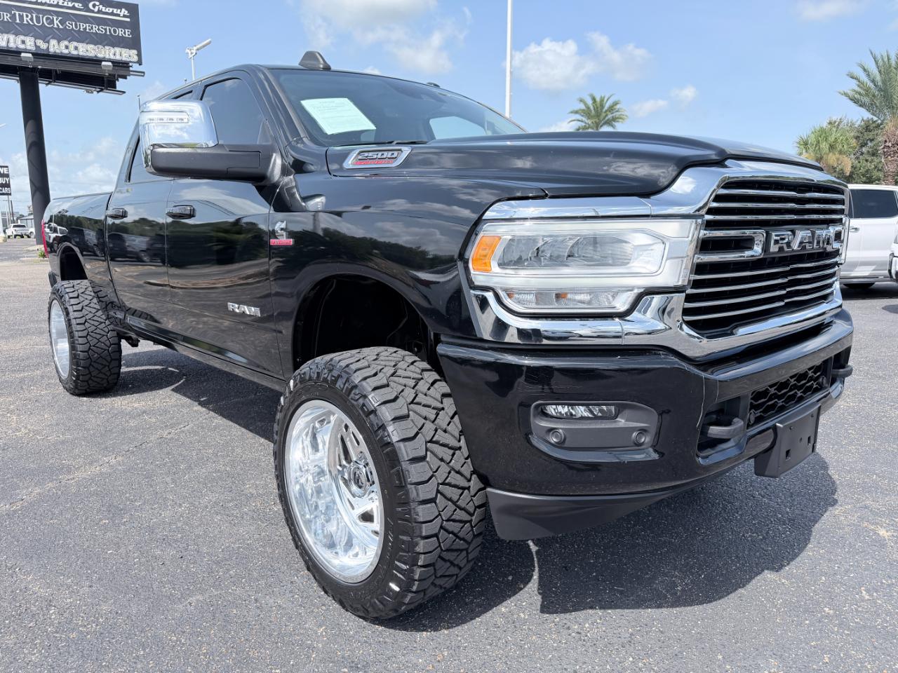 RAM 2500 Laramie 4x4 Crew Cab 6'4" Box 2024