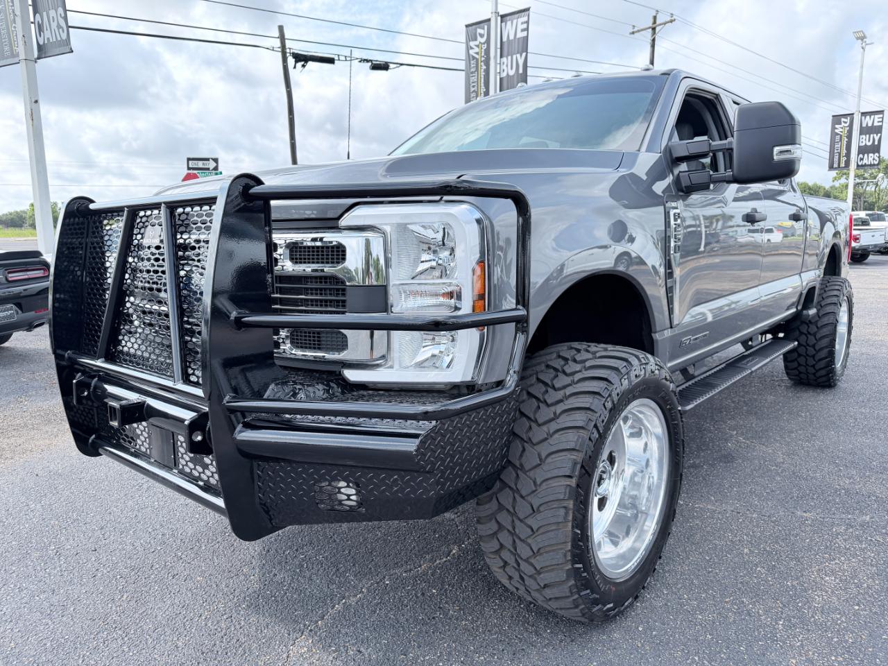 Ford Super Duty F-250 SRW XLT 4WD Crew Cab 8' Box 2024