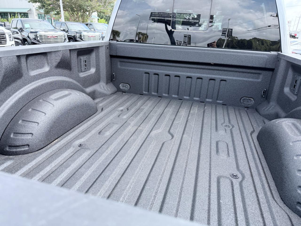 Ford Super Duty F-250 SRW XLT 4WD Crew Cab 8' Box 2024