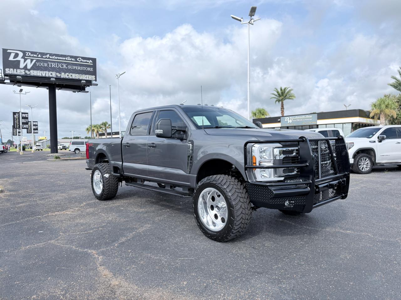 Ford Super Duty F-250 SRW XLT 4WD Crew Cab 8' Box 2024