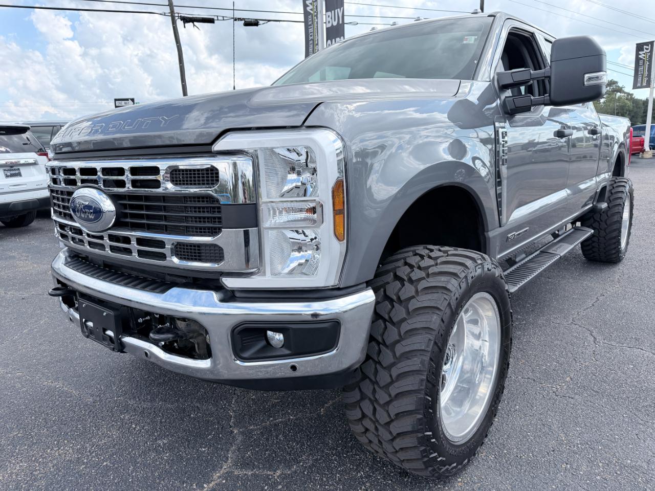 Ford Super Duty F-250 SRW XLT 4WD Crew Cab 8' Box 2024