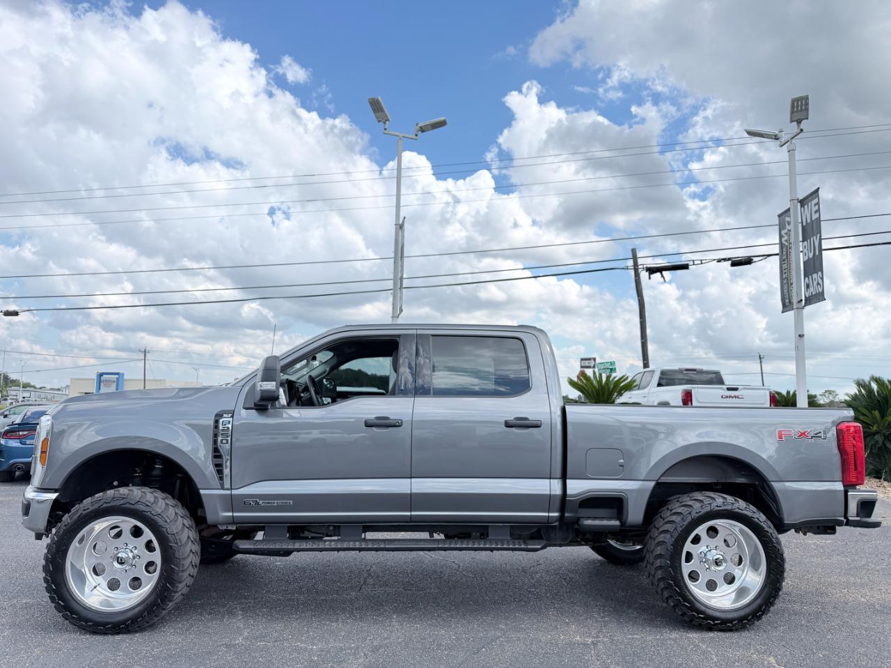 Ford Super Duty F-250 SRW XLT 4WD Crew Cab 8' Box 2024