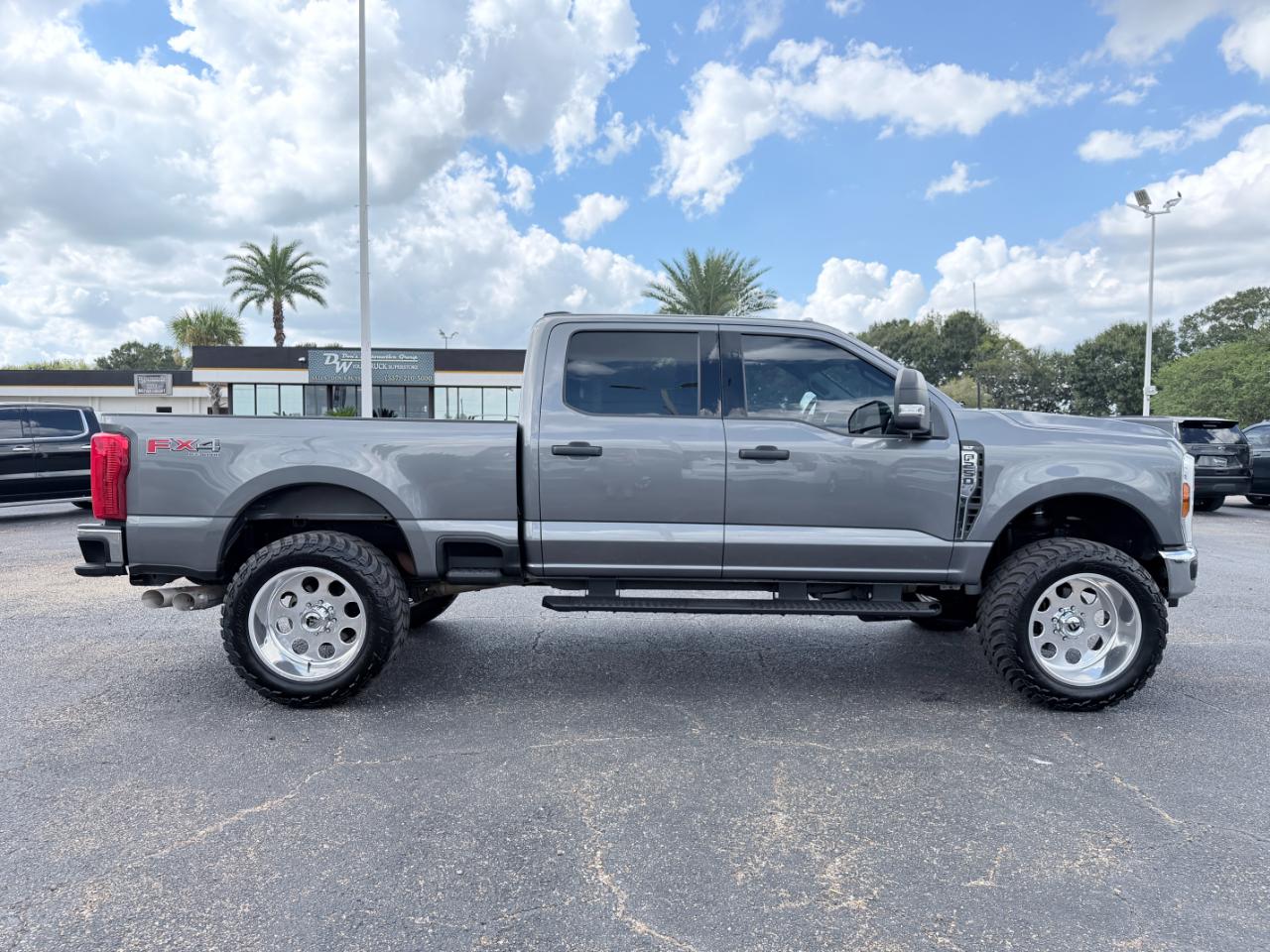 Ford Super Duty F-250 SRW XLT 4WD Crew Cab 8' Box 2024