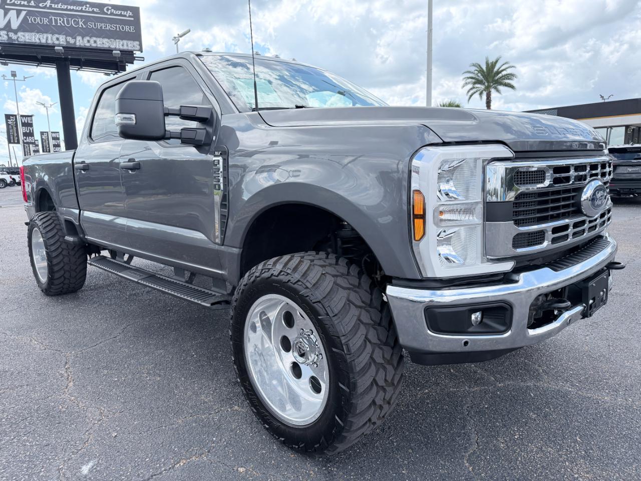 Ford Super Duty F-250 SRW XLT 4WD Crew Cab 8' Box 2024