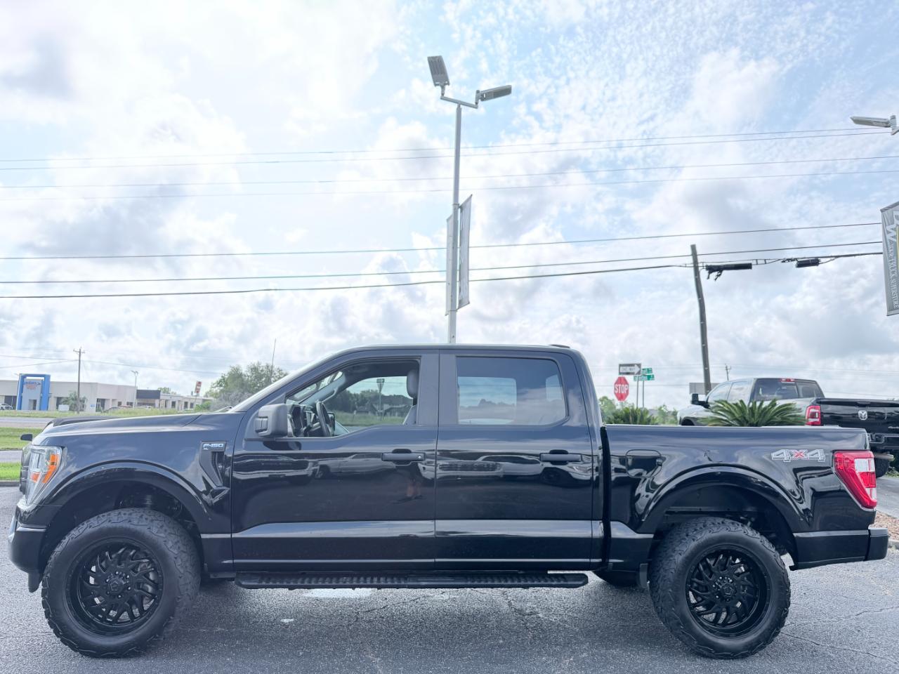 Ford F-150 XL 4WD SuperCrew 5.5' Box 2022