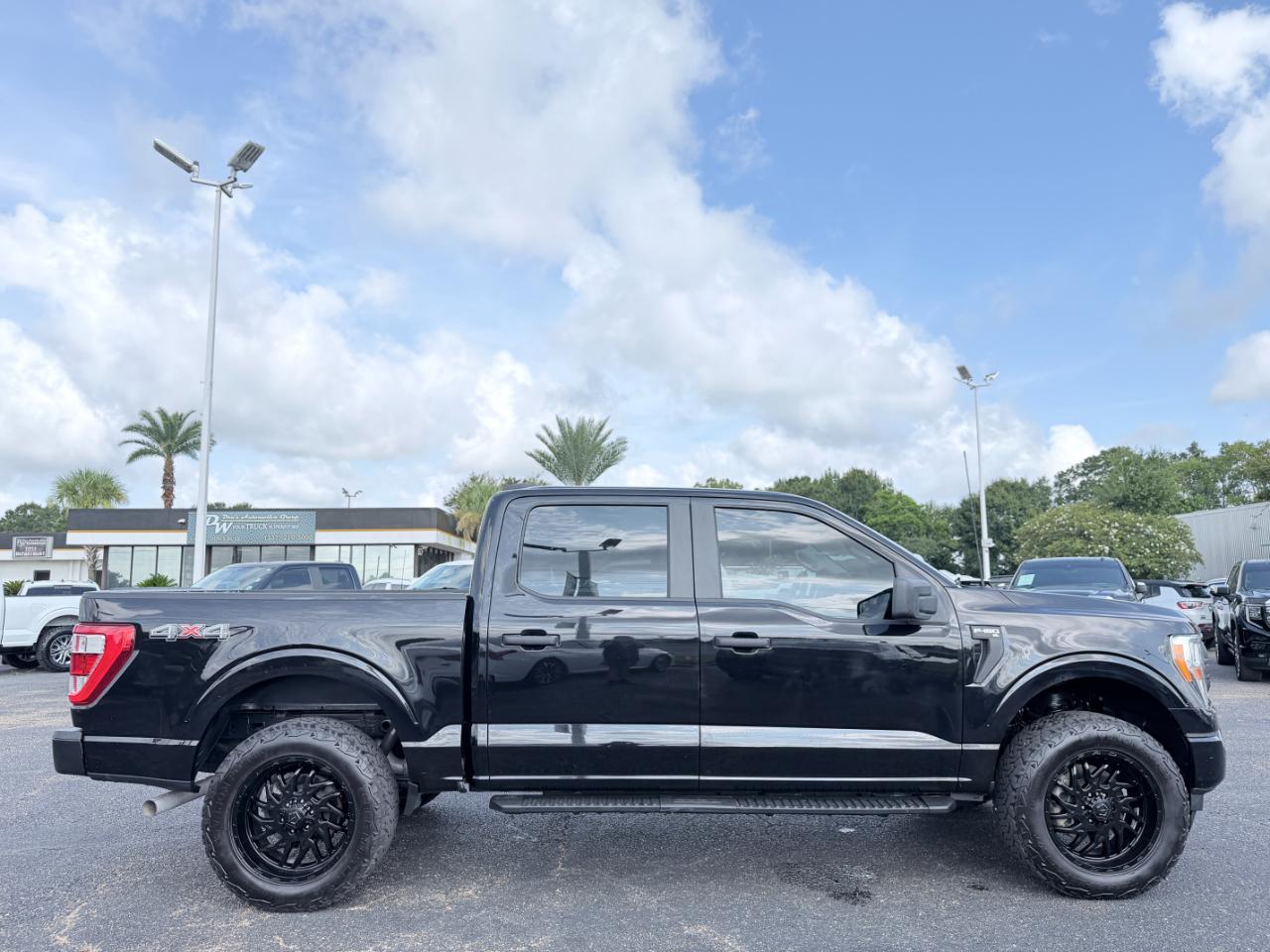 Ford F-150 XL 4WD SuperCrew 5.5' Box 2022