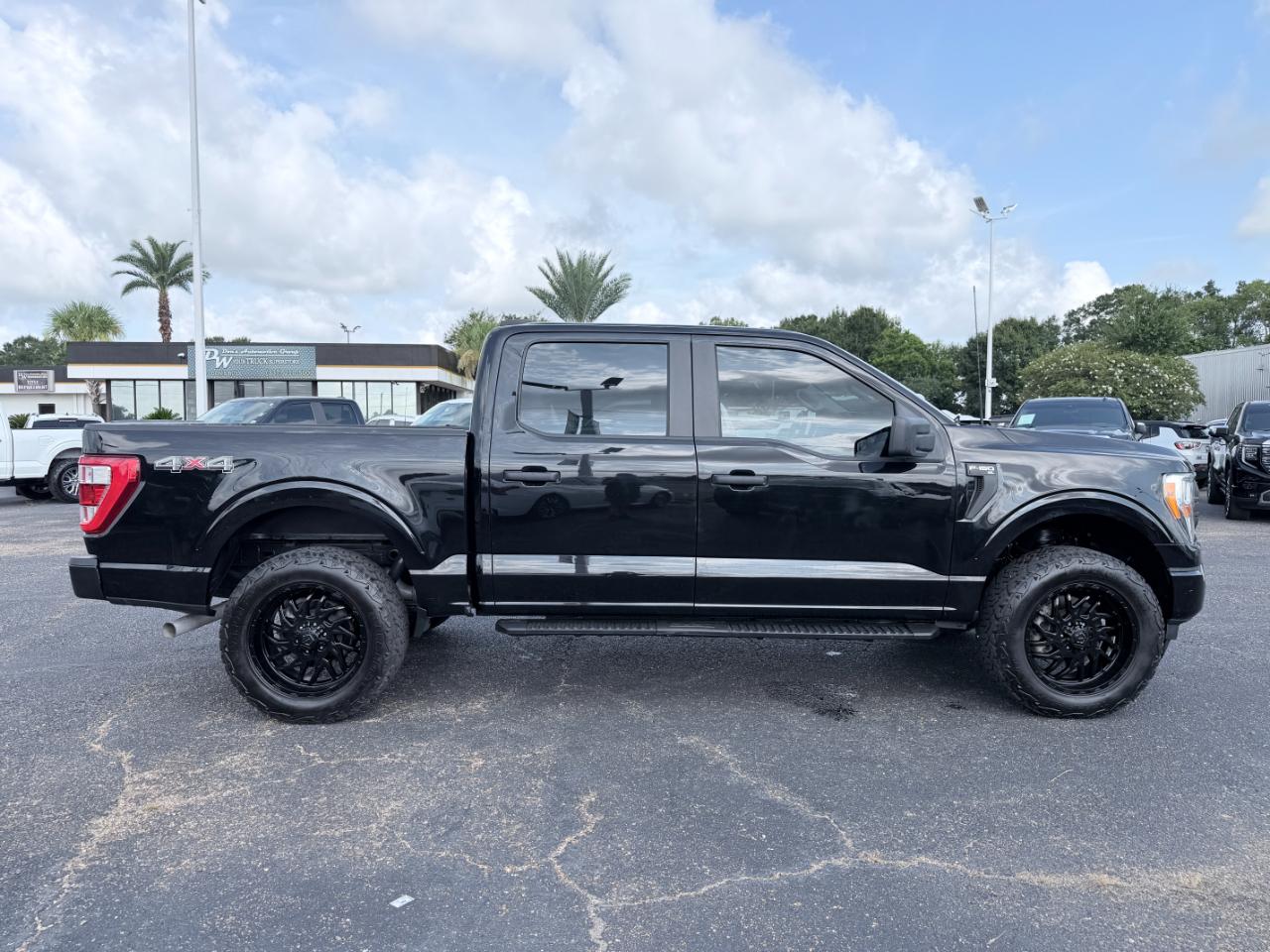 Ford F-150 XL 4WD SuperCrew 5.5' Box 2022