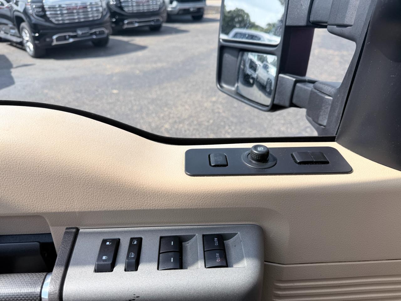 Ford Super Duty F-250 SRW 4WD Crew Cab 172" Platinum 2016