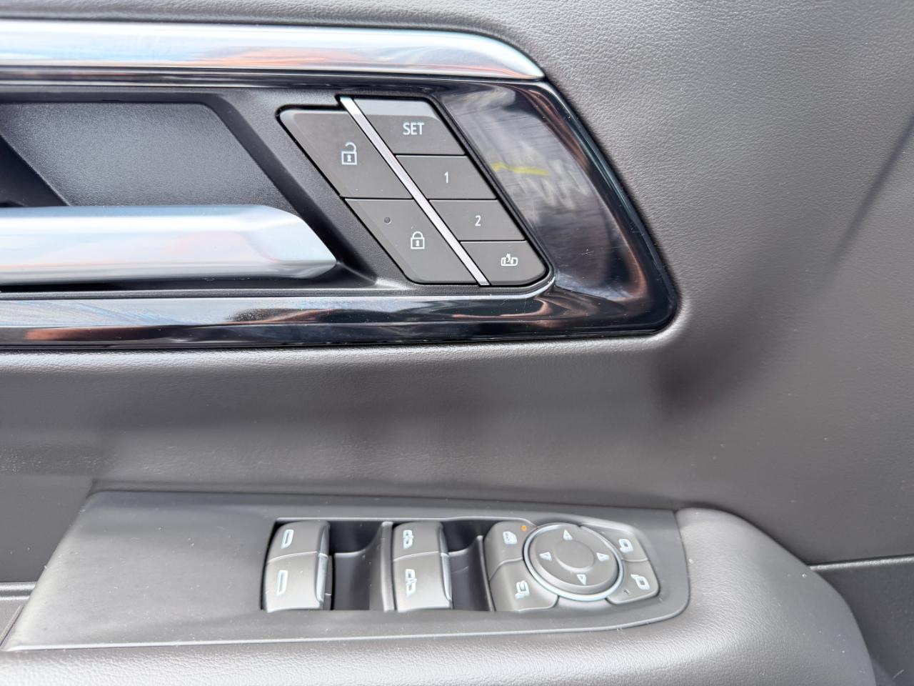 Chevrolet Tahoe 2WD 4dr Premier 2025