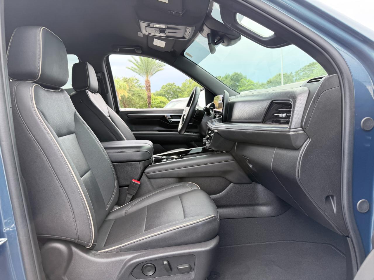 Chevrolet Tahoe 2WD 4dr Premier 2025