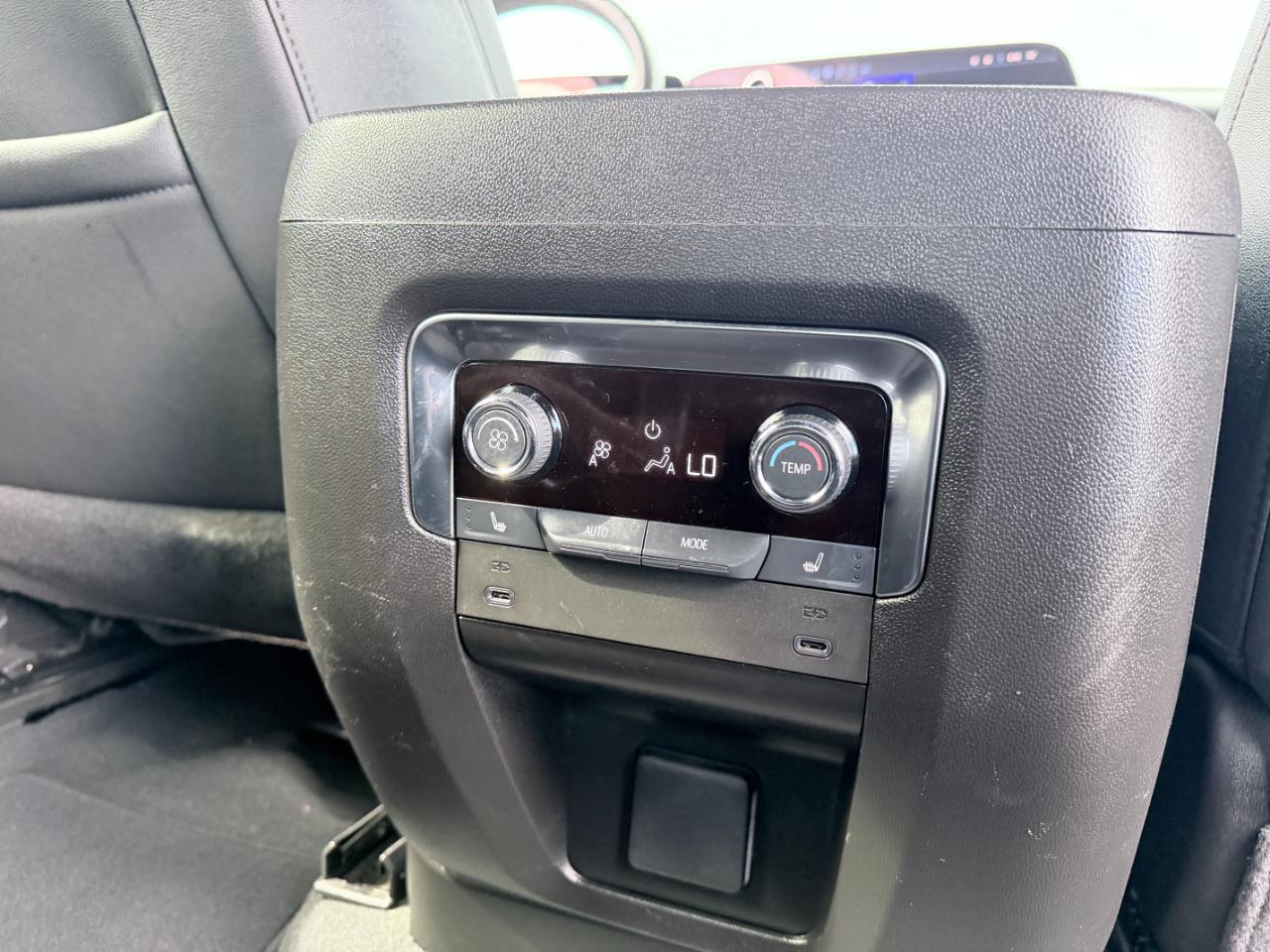 Chevrolet Tahoe 2WD 4dr Premier 2025