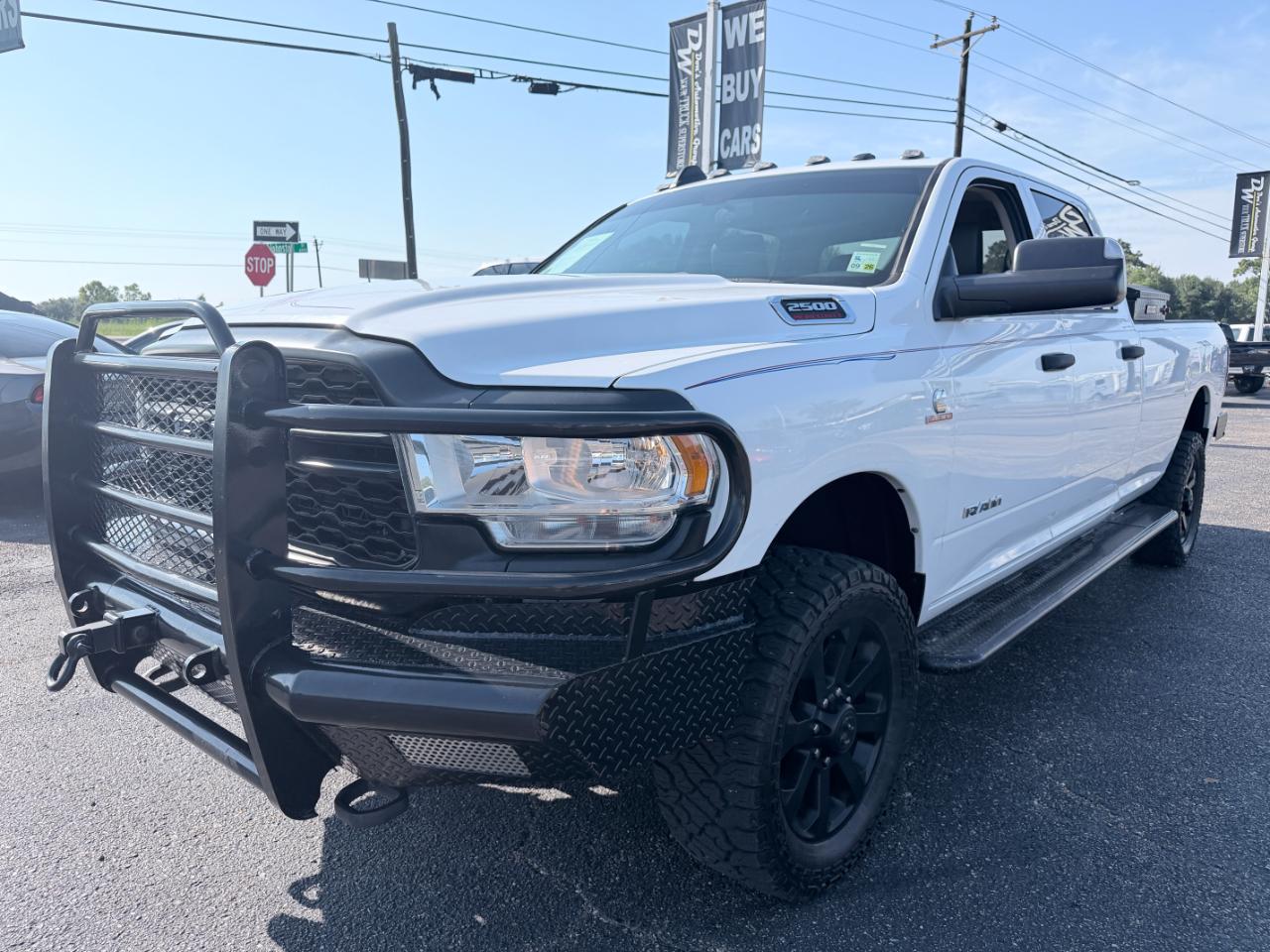 RAM 2500 Tradesman 4x4 Crew Cab 8' Box 2020