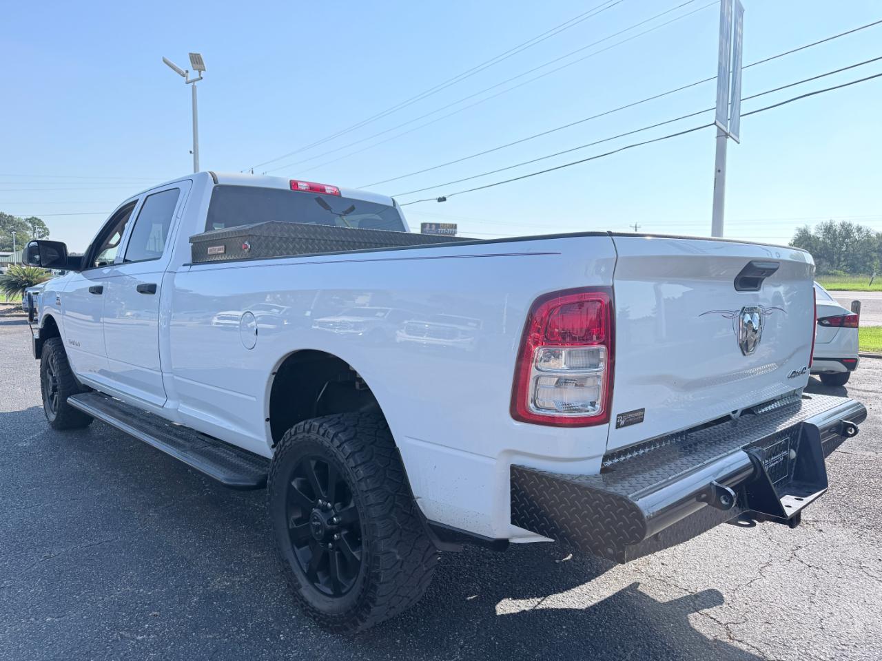 RAM 2500 Tradesman 4x4 Crew Cab 8' Box 2020