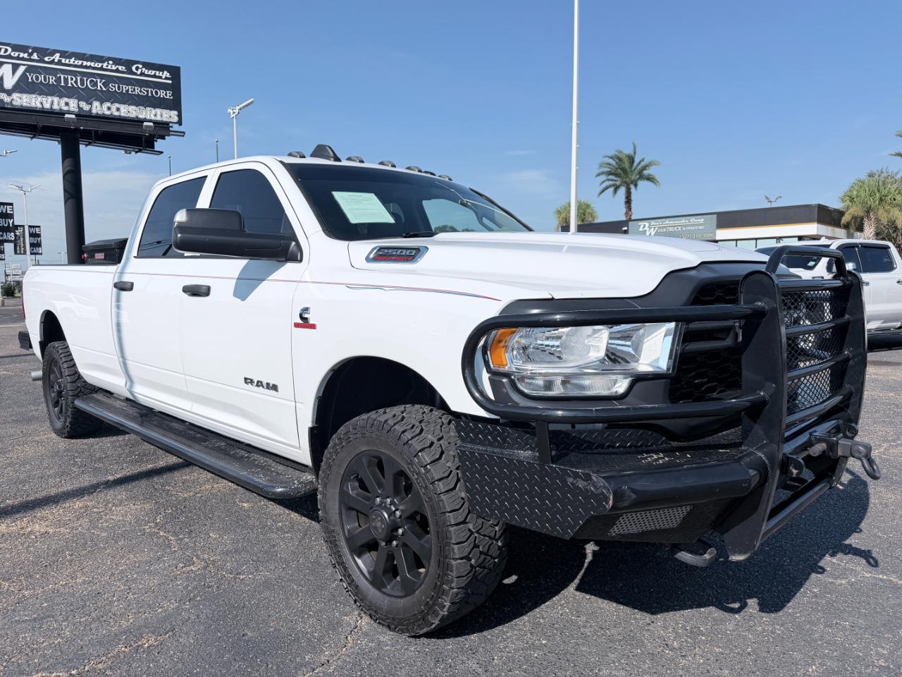RAM 2500 Tradesman 4x4 Crew Cab 8' Box 2020