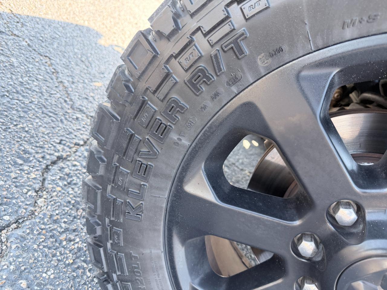 RAM 2500 Tradesman 4x4 Crew Cab 8' Box 2020