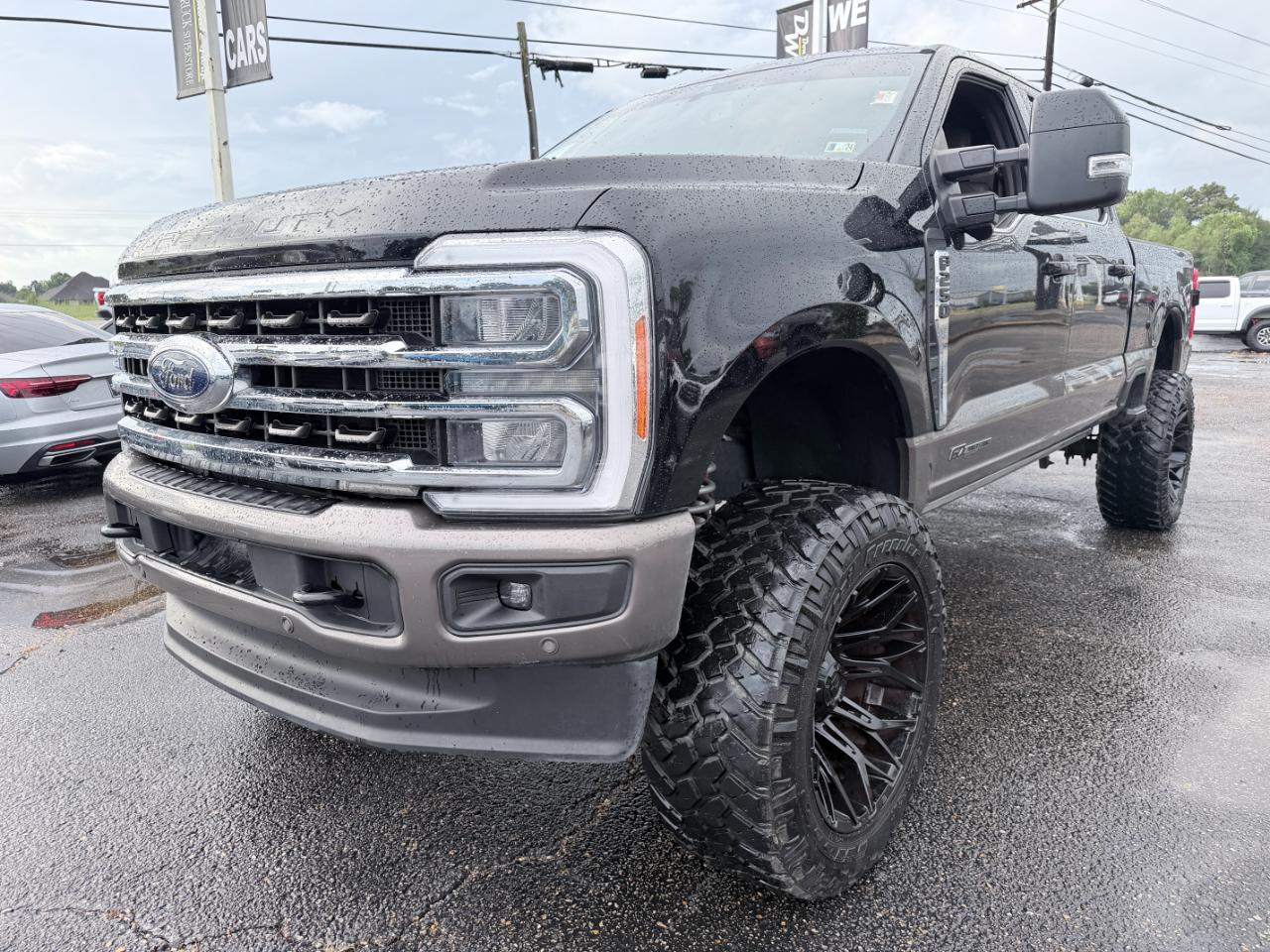 Ford Super Duty F-250 SRW King Ranch 4WD Crew Cab 8' Box 2023