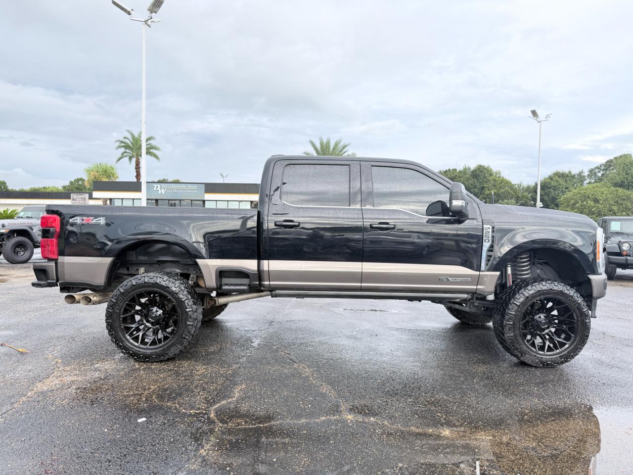 Ford Super Duty F-250 SRW King Ranch 4WD Crew Cab 8' Box 2023