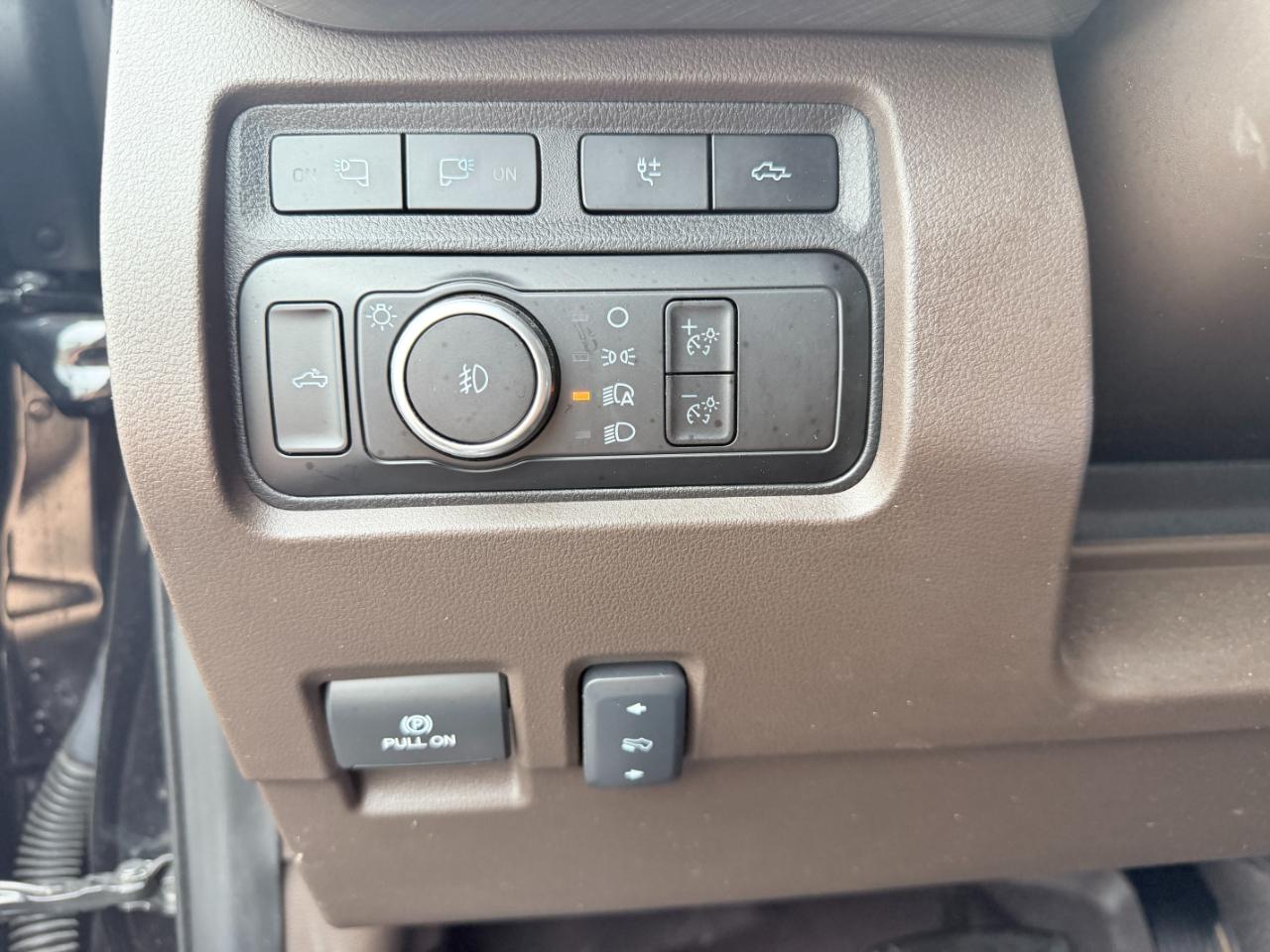 Ford Super Duty F-250 SRW King Ranch 4WD Crew Cab 8' Box 2023